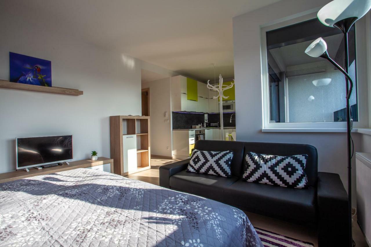 Air-Conditioned City View Apartment 24H Check-In Bratislava Esterno foto