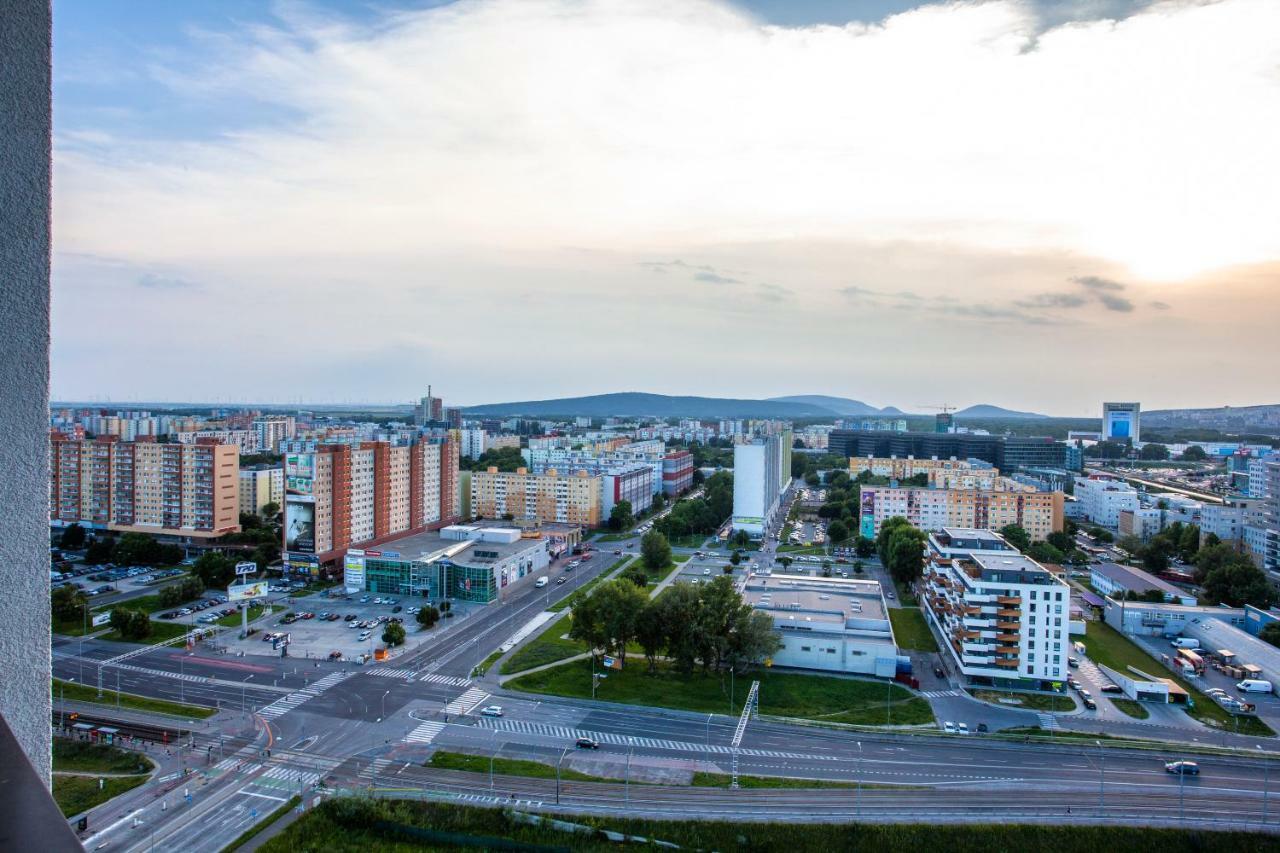 Air-Conditioned City View Apartment 24H Check-In Bratislava Esterno foto